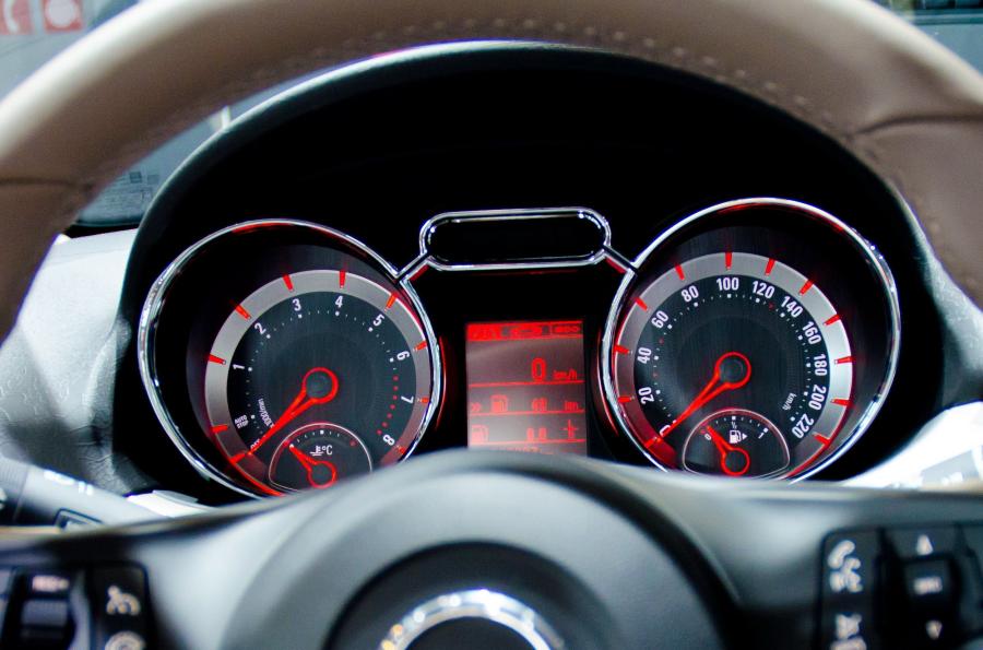  Opel Adam 2013 года  (фото 27 из 107)